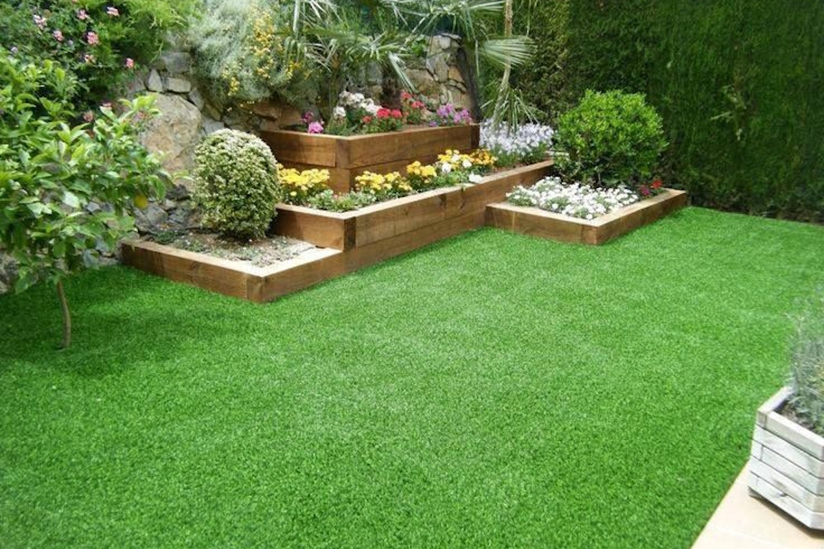 Elementos naturales y decorativos en diseño de jardines en Castelldefels